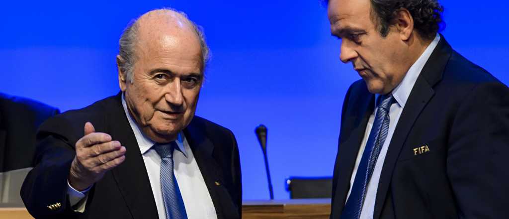 Blatter se queda solo: Europa no quiere que siga al frente de la FIFA