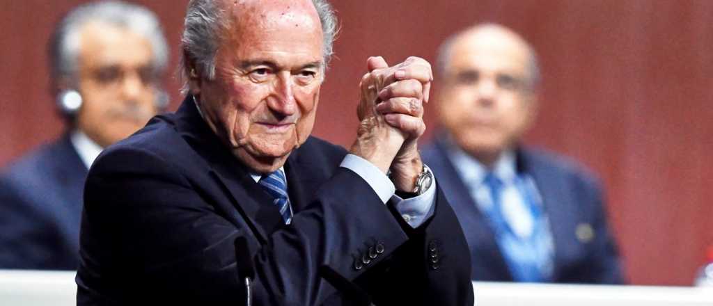 Joseph Blatter dijo que no es un corrupto y record&oacute; a Grondona