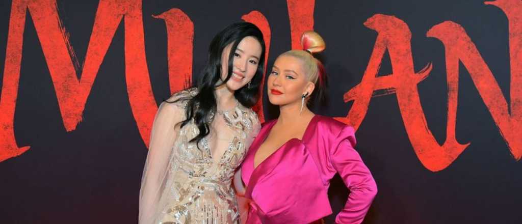 22 a&ntilde;os despu&eacute;s, Christina Aguilera vuelve a interpretar el tema de Mul&aacute;n