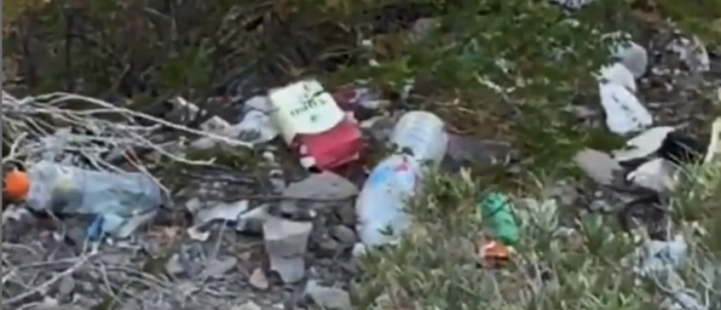 Video de la vergüenza: así está el Cerro Arco, lleno de basura 