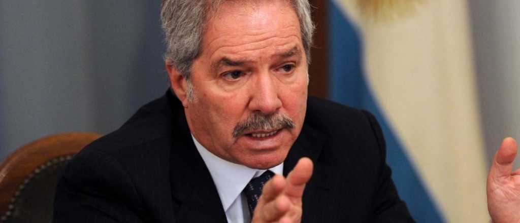 El canciller Felipe Sol&aacute; enfureci&oacute; contra quienes quemaron barbijos