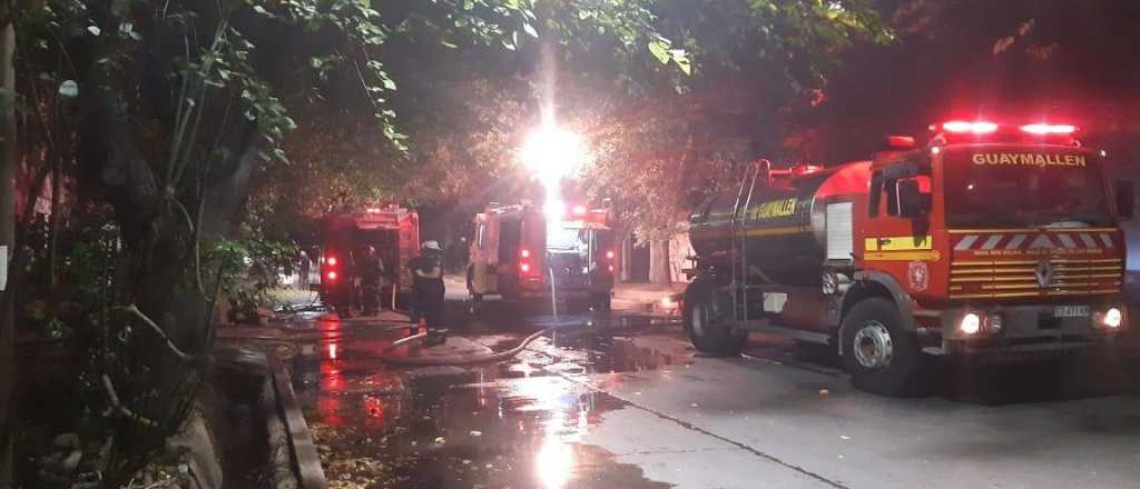 Murió una mujer en el incendio de un edificio en Godoy Cruz