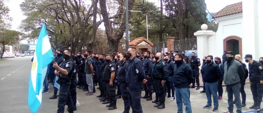 Suarez criticó que la Policía Bonaerense rodeara la Quinta de Olivos
