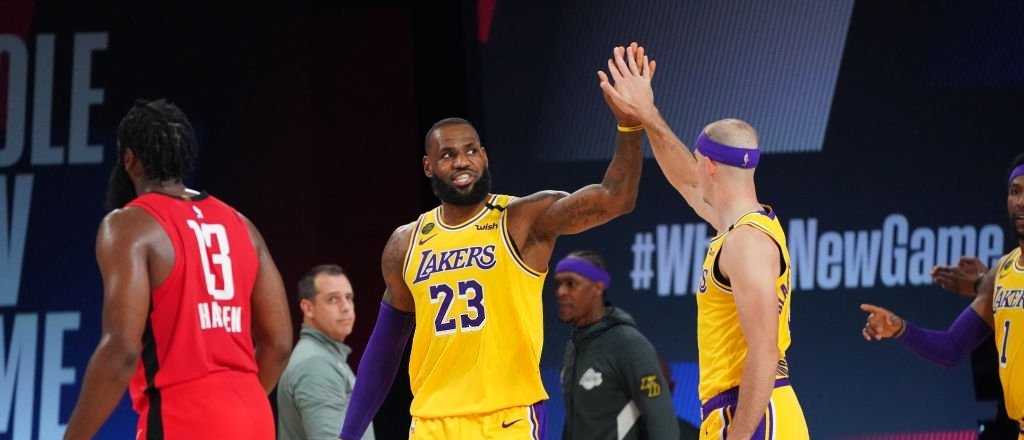 Los Lakers ganaron y quedaron a un partido de la final del Oeste