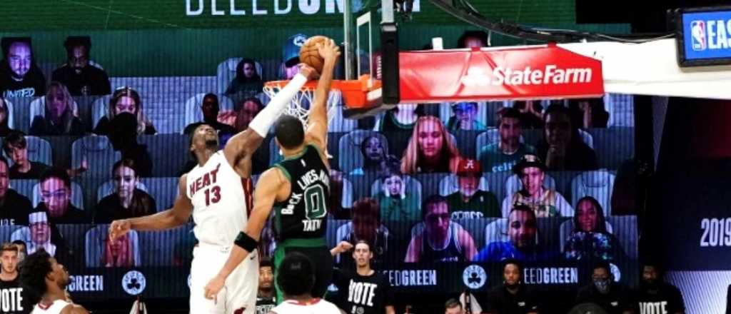 NBA: Adebayo metió un tapón y Heat le ganó a Celtics la 1° final del Este
