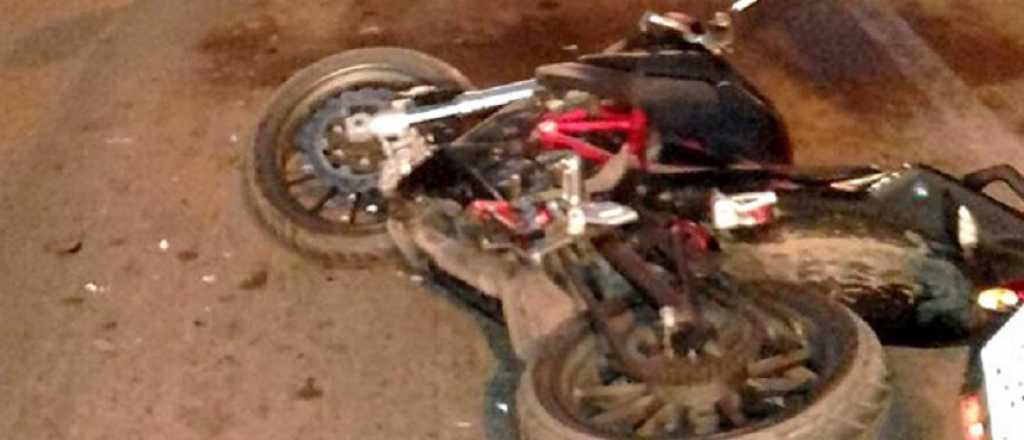 Godoy Cruz: chocó con su moto contra un árbol y murió