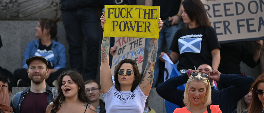 Protesta en Londres contra las medidas de prevenci&oacute;n ante el coronavirus
