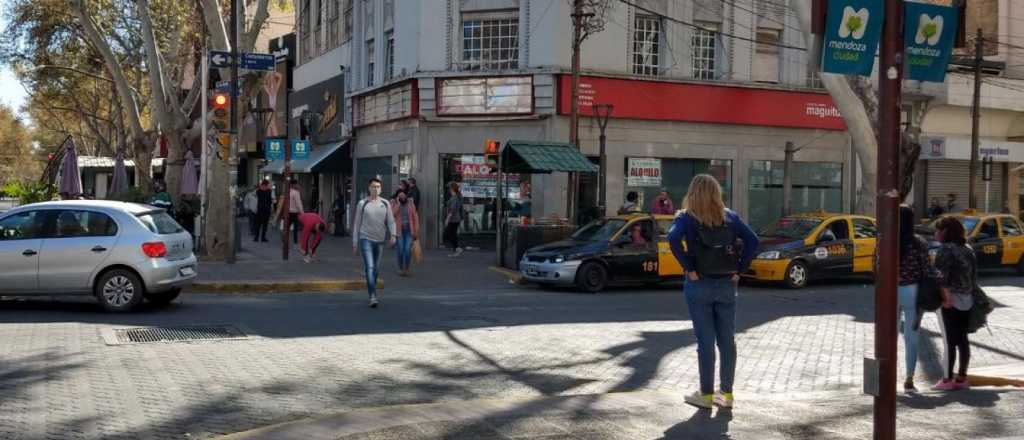 Cepo: no podrán comprar dólar ahorro trabajadores que reciben el ATP