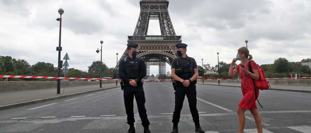 París: una falsa amenaza de bomba en la Torre Eiffel generó pánico