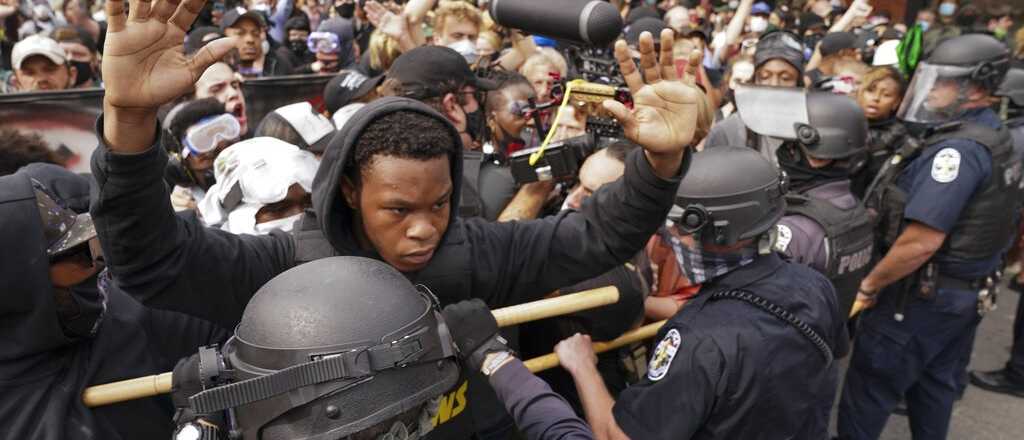 Protestas contra el racismo en EE.UU.: 127 detenidos y dos policías heridos
