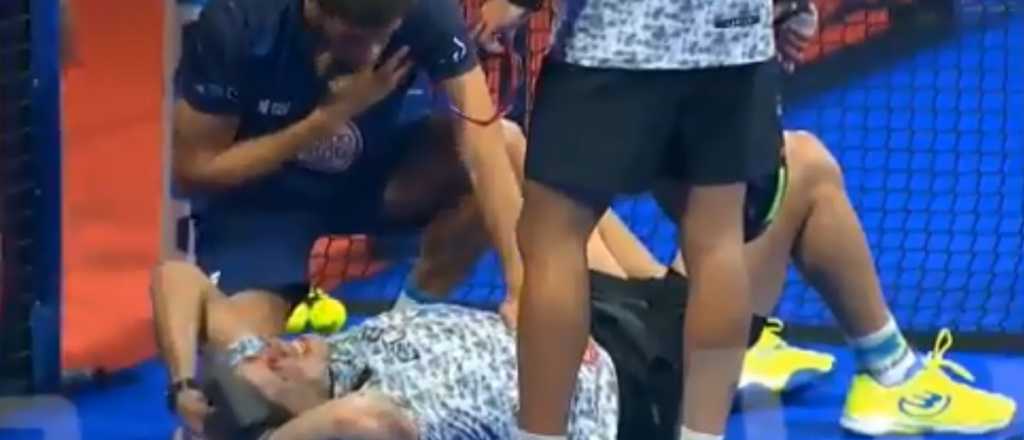 Video: terrible pelotazo al argentino Juan Tello en un torneo de p&aacute;del