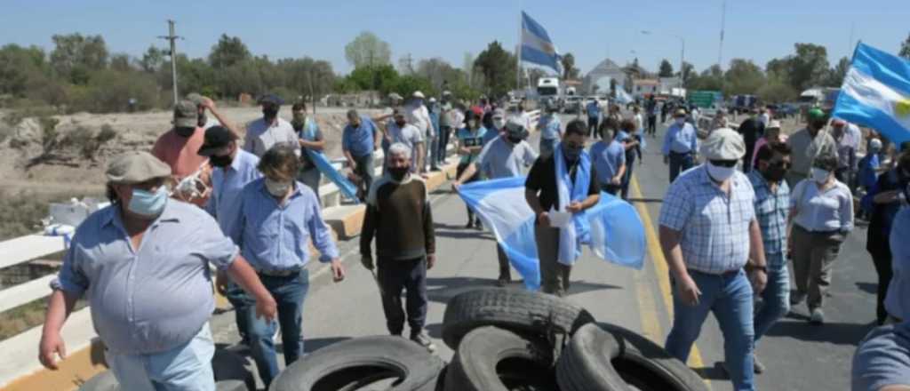 San Luis denunció a Mendoza y a Córdoba por los cortes de ruta