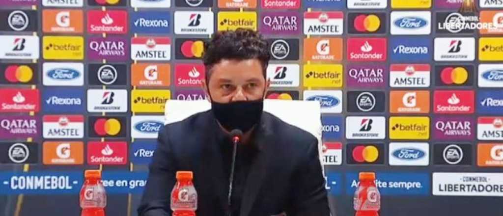 Gallardo se enoj&oacute; y protagoniz&oacute; un blooper en la conferencia de prensa