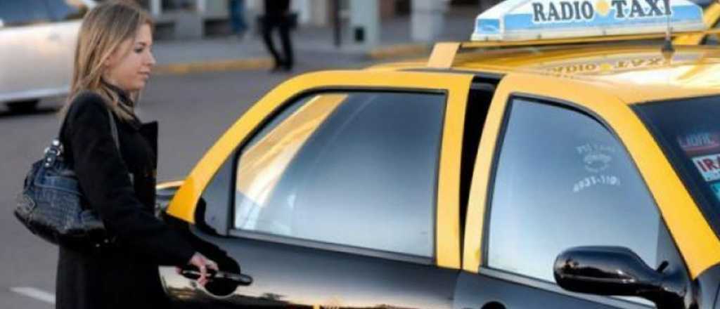 Intento de secuestro: la novia de un periodista deportivo se tir&oacute; de un taxi