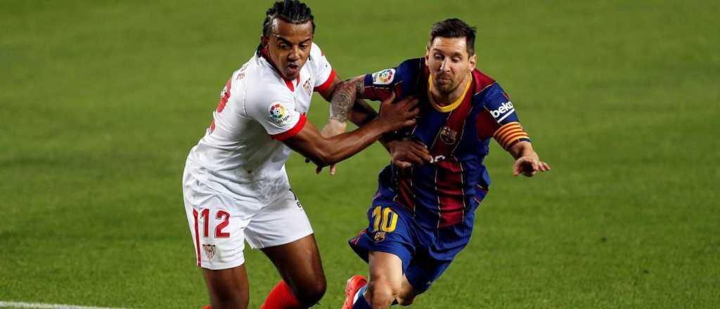 A Messi no le cobraron un claro penal y Barcelona igualó con Sevilla