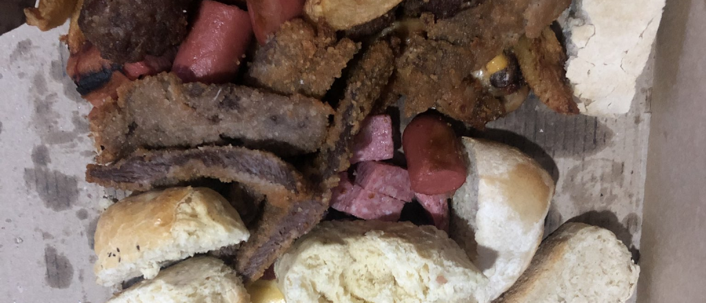 Se viraliz&oacute; la foto de esta ins&oacute;lita "picada caliente" de reconocido restaurante