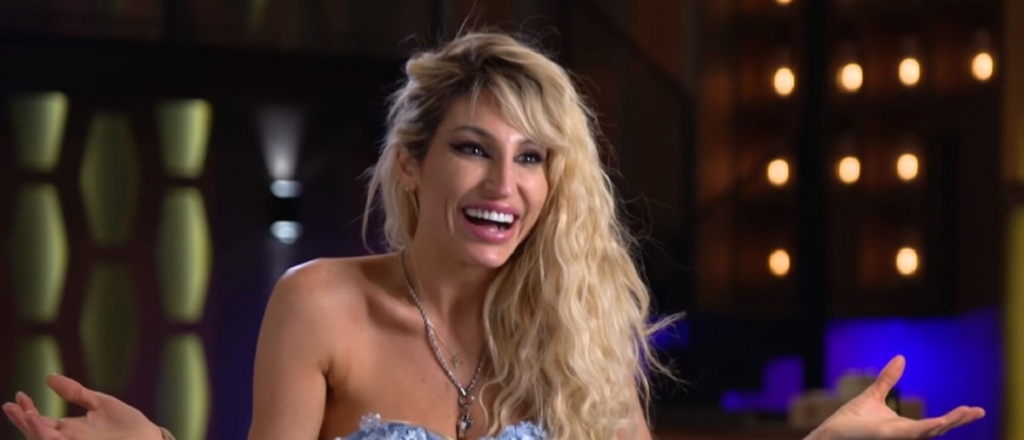 Masterchef Celebrity: Vicky Xipolitakis se cambi&oacute; de ropa en vivo