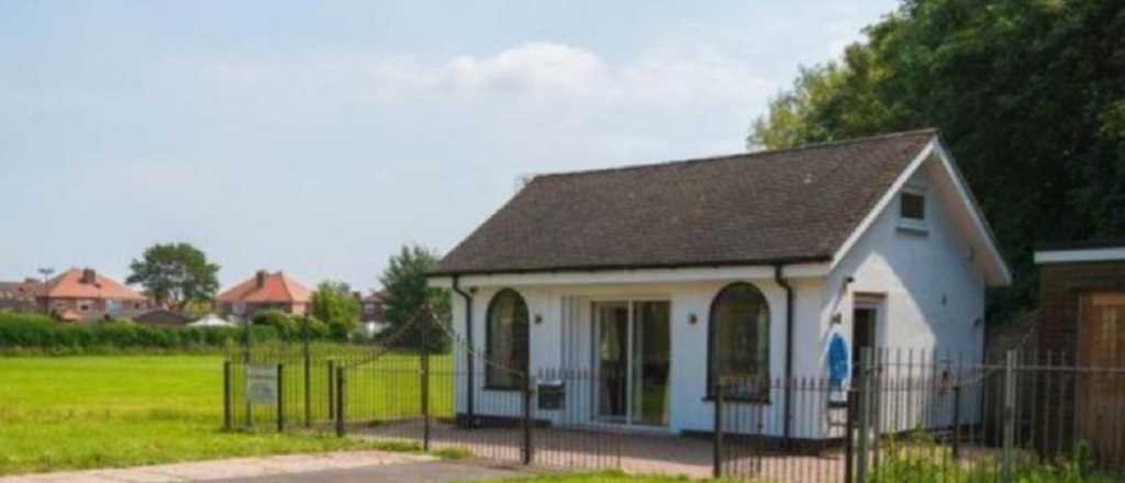 Por su oscuro pasado, nadie quiere comprar esta barata y peque&ntilde;a casa