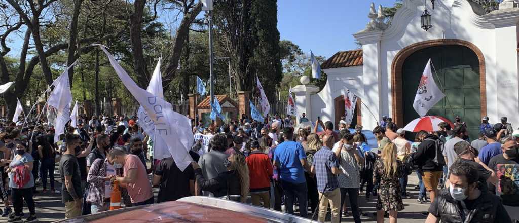 Banderazo #12O: kirchneristas y opositores en la Quinta de Olivos