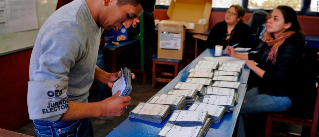 En Mendoza buscan lugares aptos para que los bolivianos voten el domingo
