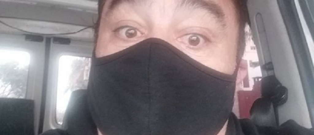 La Tota Santill&aacute;n vende tapabocas en la calle