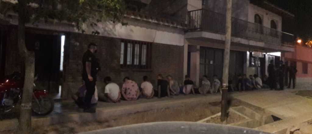 Una fiesta clandestina en Guaymallén terminó con 27 personas imputadas