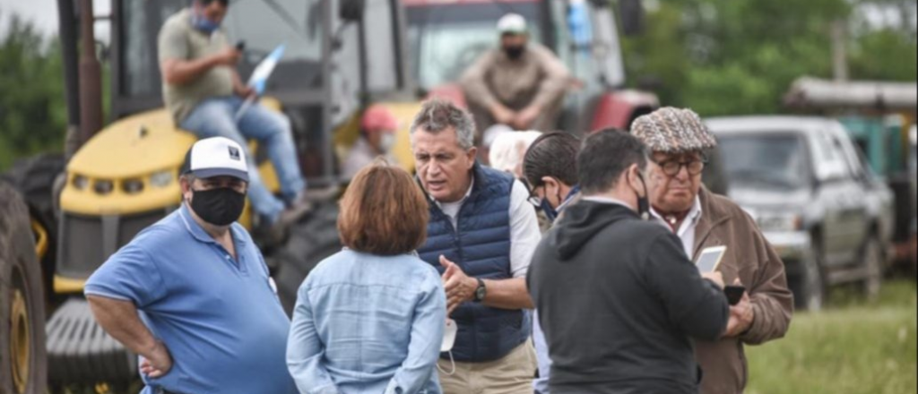 Etchevehere acus&oacute; a funcionarios por las usurpaciones