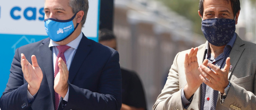 El intendente Stevanato y el Ministro Isgr&oacute; entregaron viviendas en Maip&uacute;
