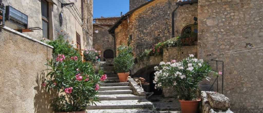 Un pueblo italiano tienta a nuevos residentes ofreciendo 8.000 euros