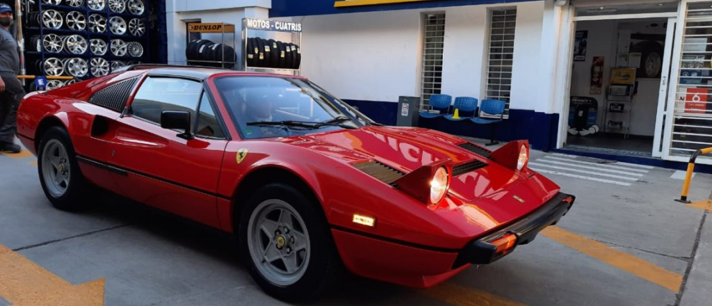 Esta tremenda Ferrari pasó por Mendoza para calzar neumáticos nuevos