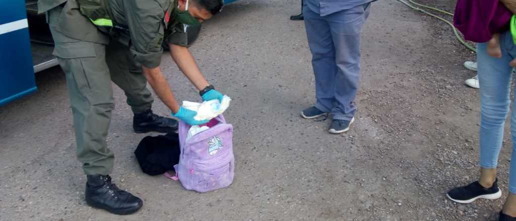 Una mujer escondía cocaína en un pañal de su hija en Alvear