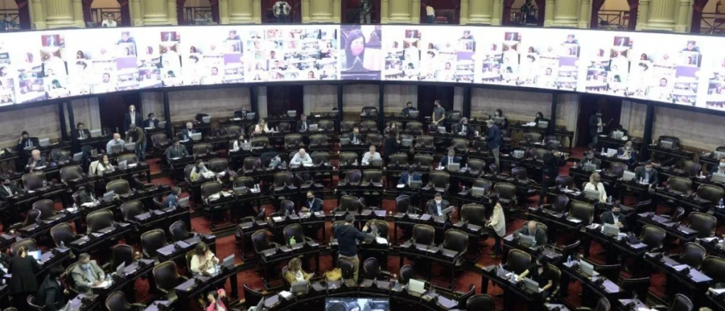 Postergan la firma del dictamen sobre IVE para el miércoles