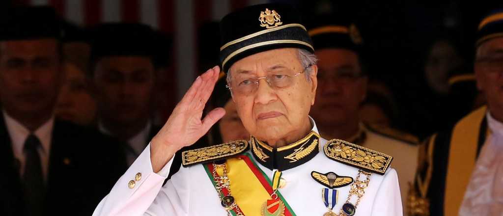Ex ministro malayo dijo que los musulmanes "tienen derecho" a matar franceses