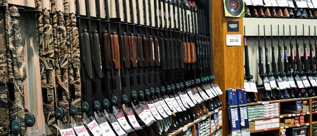 Walmart dejó de exhibir armas en todos sus locales de EEUU