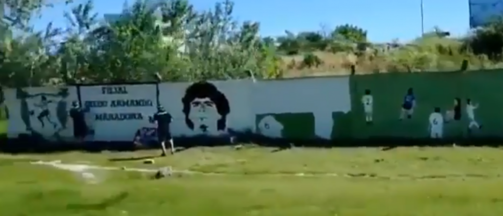 Inauguraron un increíble mural de Diego por su cumpleaños