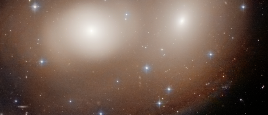 Curioso: captan dos galaxias que unidas forman una calabaza