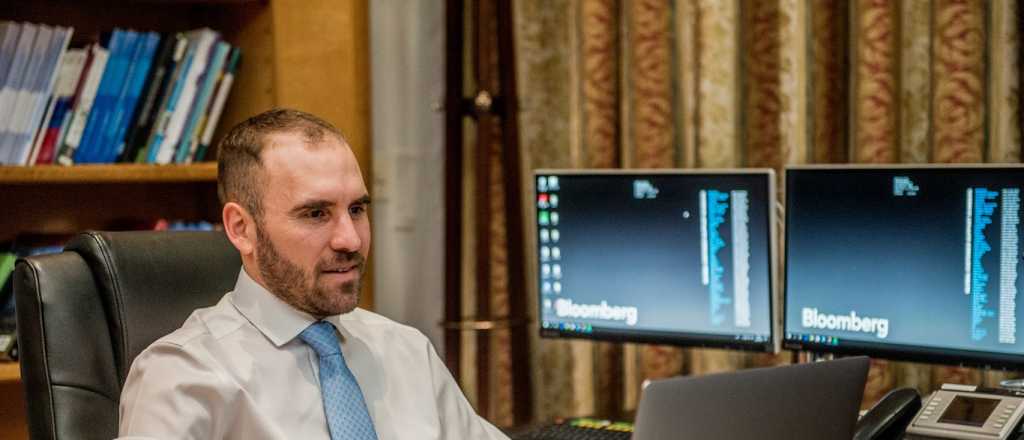 Jóvenes que trabajan con Guzmán aparecen en la lista VIP de vacunados