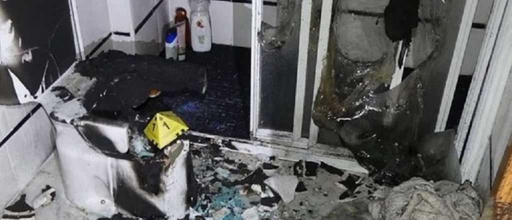 Mezcló varios productos químicos para limpiar el inodoro y explotó