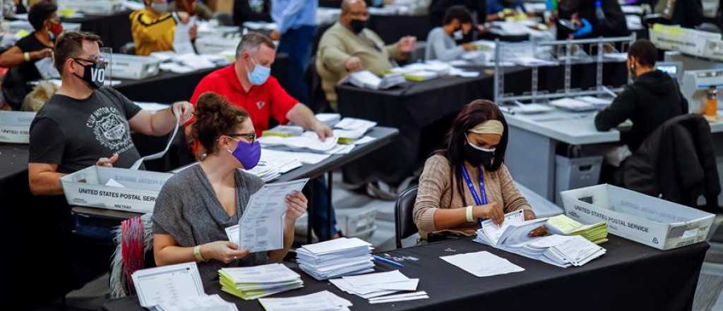 Denuncian que hay 352 condados con m&aacute;s votantes que ciudadanos