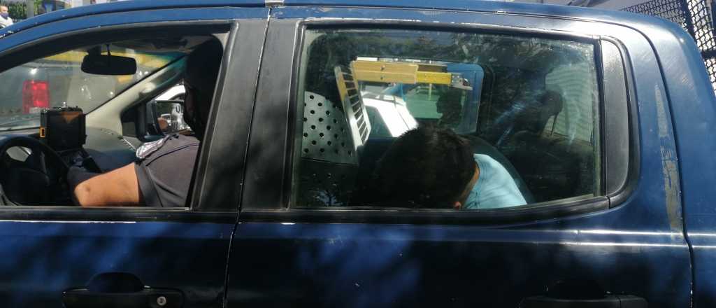 Tiroteo y persecuci&oacute;n al aire en una radio mendocina