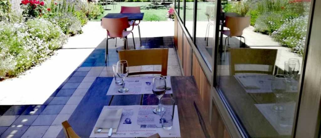 El nuevo rest&oacute; franc&eacute;s que inaugur&oacute; en el coraz&oacute;n de Chacras de Coria