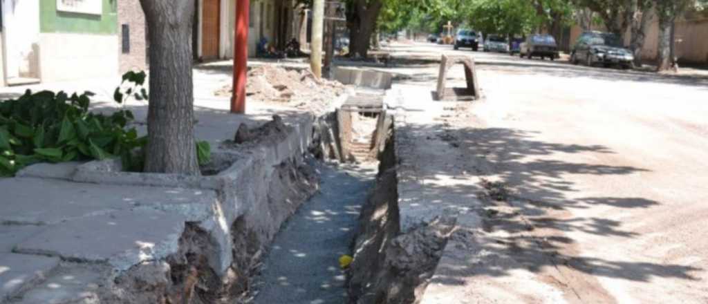 Avanzan las obras de drenaje en Belgrano, Guaymall&eacute;n