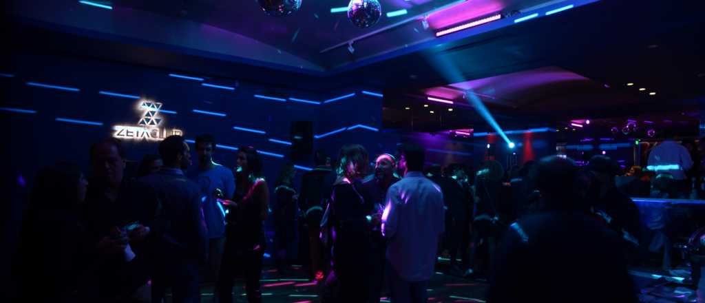 ZETA Club abrió en el Inter: restó, bar y disco con tendencia internacional