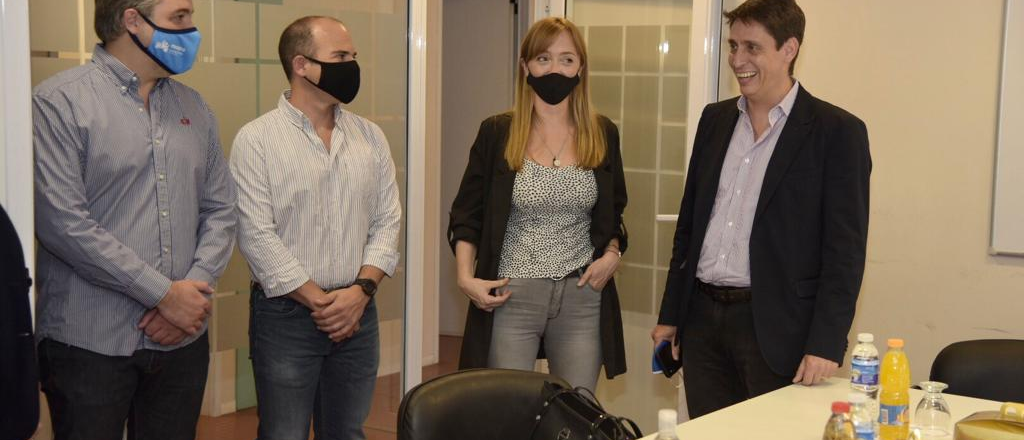 Stevanato y Fern&aacute;ndez Sagasti acompa&ntilde;aron al CEO de YPF en Mendoza