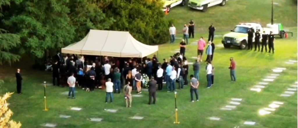 El mensaje que pidi&oacute; Maradona para la l&aacute;pida de su tumba