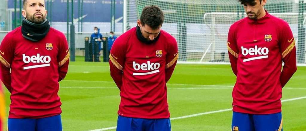 Las emoción de Messi en el minuto de silencio por Maradona