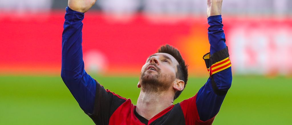Messi fue multado por el homenaje que le hizo a Diego