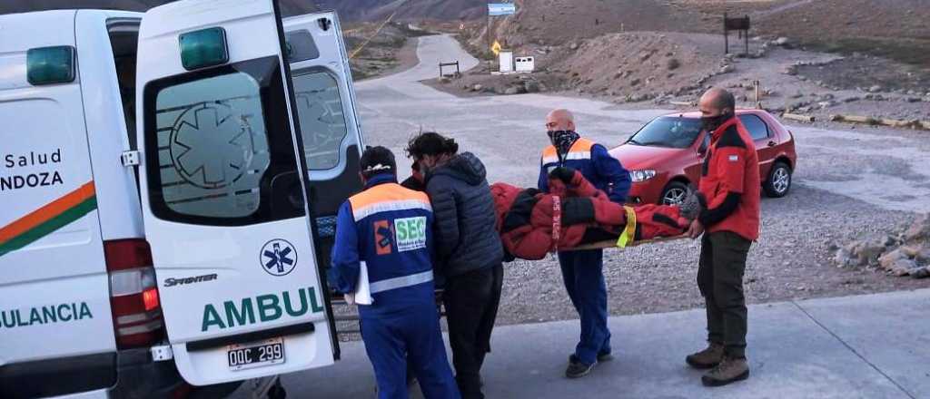 Una mujer cayó en el Aconcagua y fue rescatada