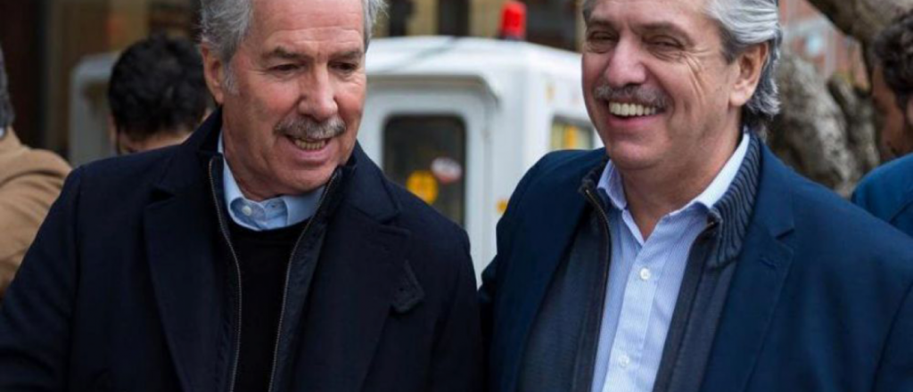 Esc&aacute;ndalo: Sol&aacute; invent&oacute; una charla entre Fern&aacute;ndez y Biden