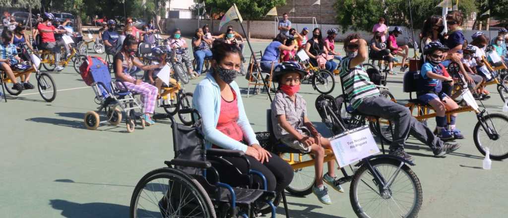 Luj&aacute;n entreg&oacute; las primeras bicicletas adaptadas 
